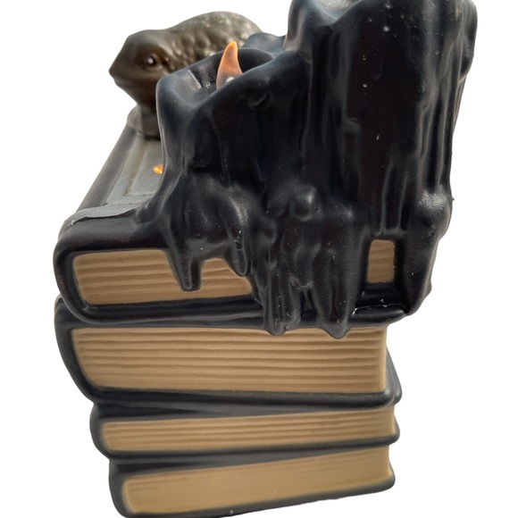 ScentSationals Wax Warmer Witch's Book Of Spells With “Fall In Love” Fragrance - Picture 3 of 9